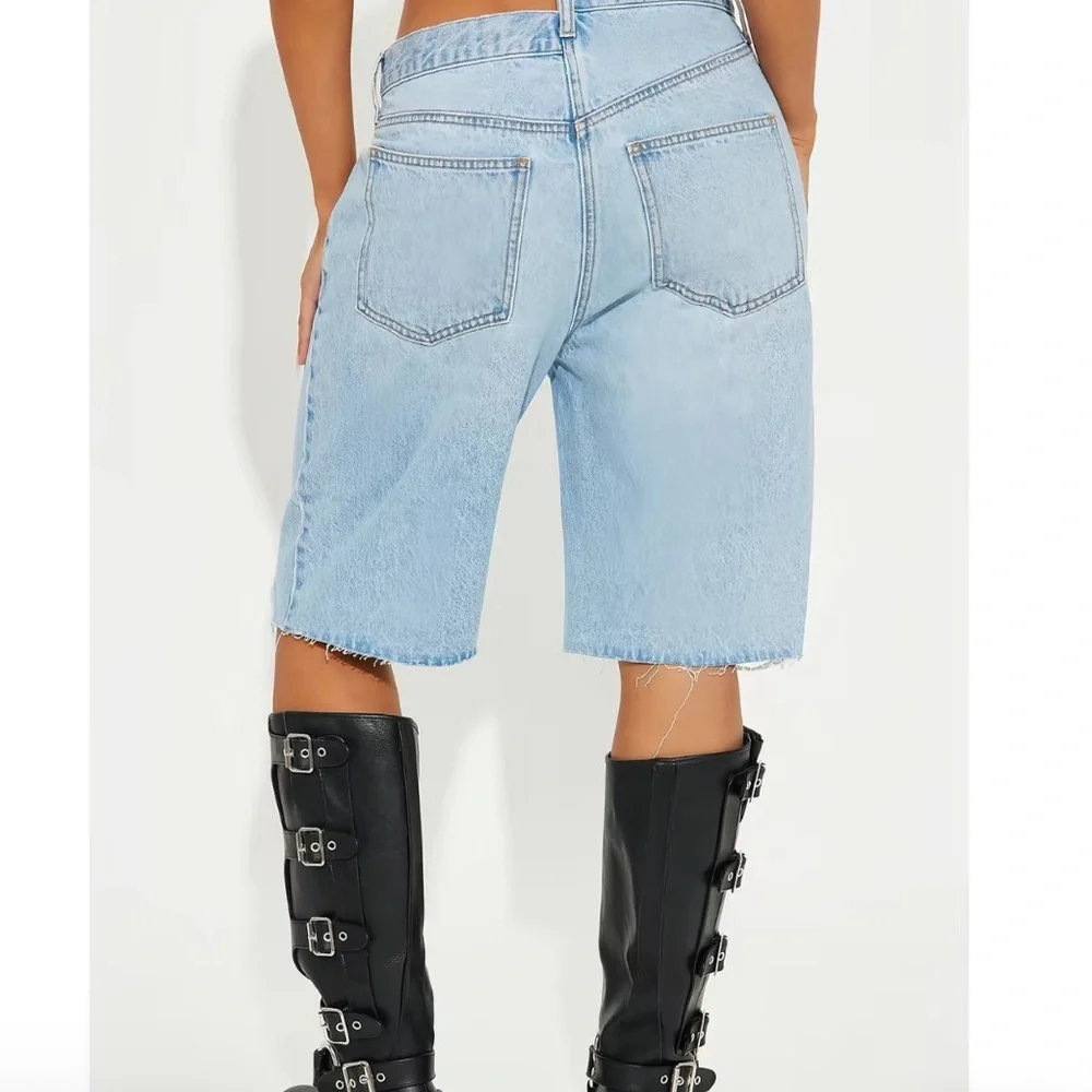 NWT The Crossover Baggy Denim Jorts - Light